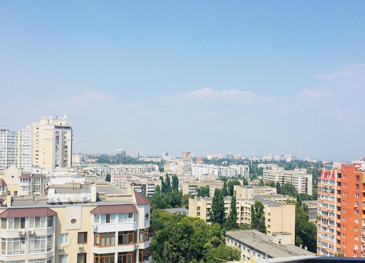 Apartments On Marshala Govorova Odessa Extérieur photo